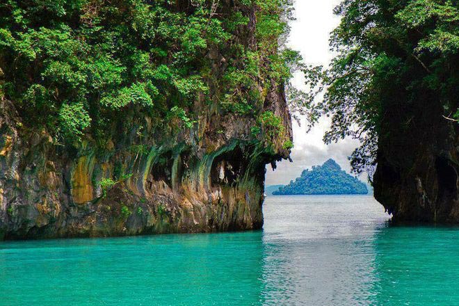 Hong Island by Sea Canoe