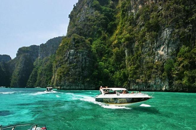 Private Boat Phi Phi + Phang Nga