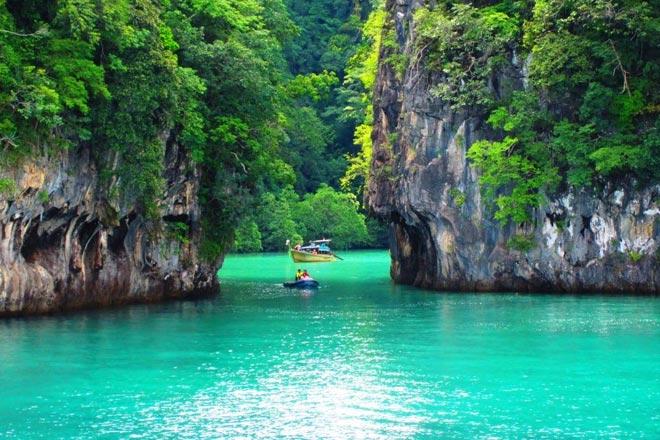 Private Boat Phi Phi + Phang Nga