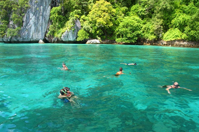 Private Boat Phi Phi + Phang Nga